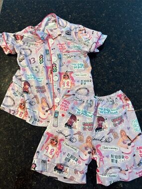 Taylor Swift Pink Graphic Short Pajama Set for Kids